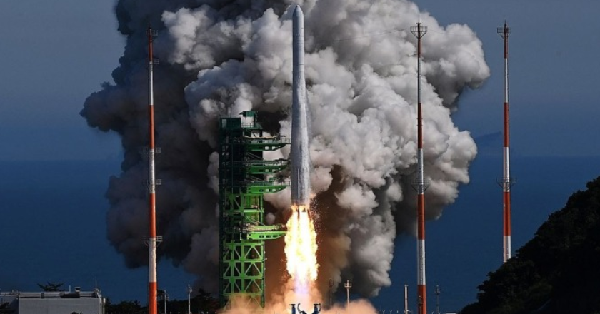 South Korea launches homemade rocket after delay 2023